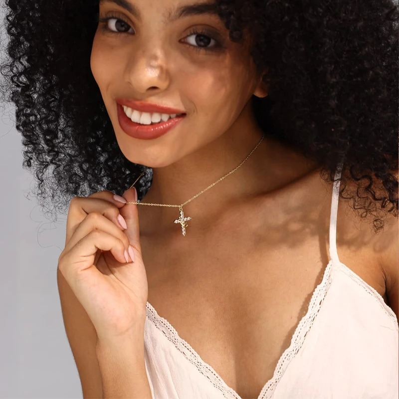 LivelyMelory - collier croix et couronne