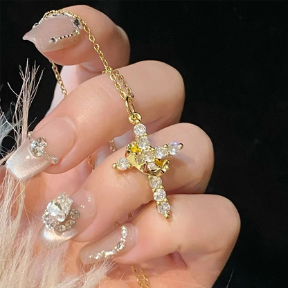 LivelyMelory - collier croix et couronne